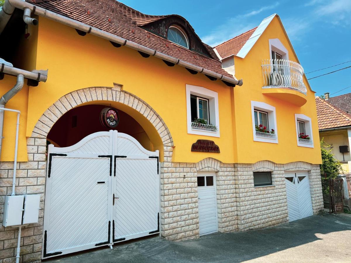 Óvár 12 Vendégház Tokaj Extérieur photo