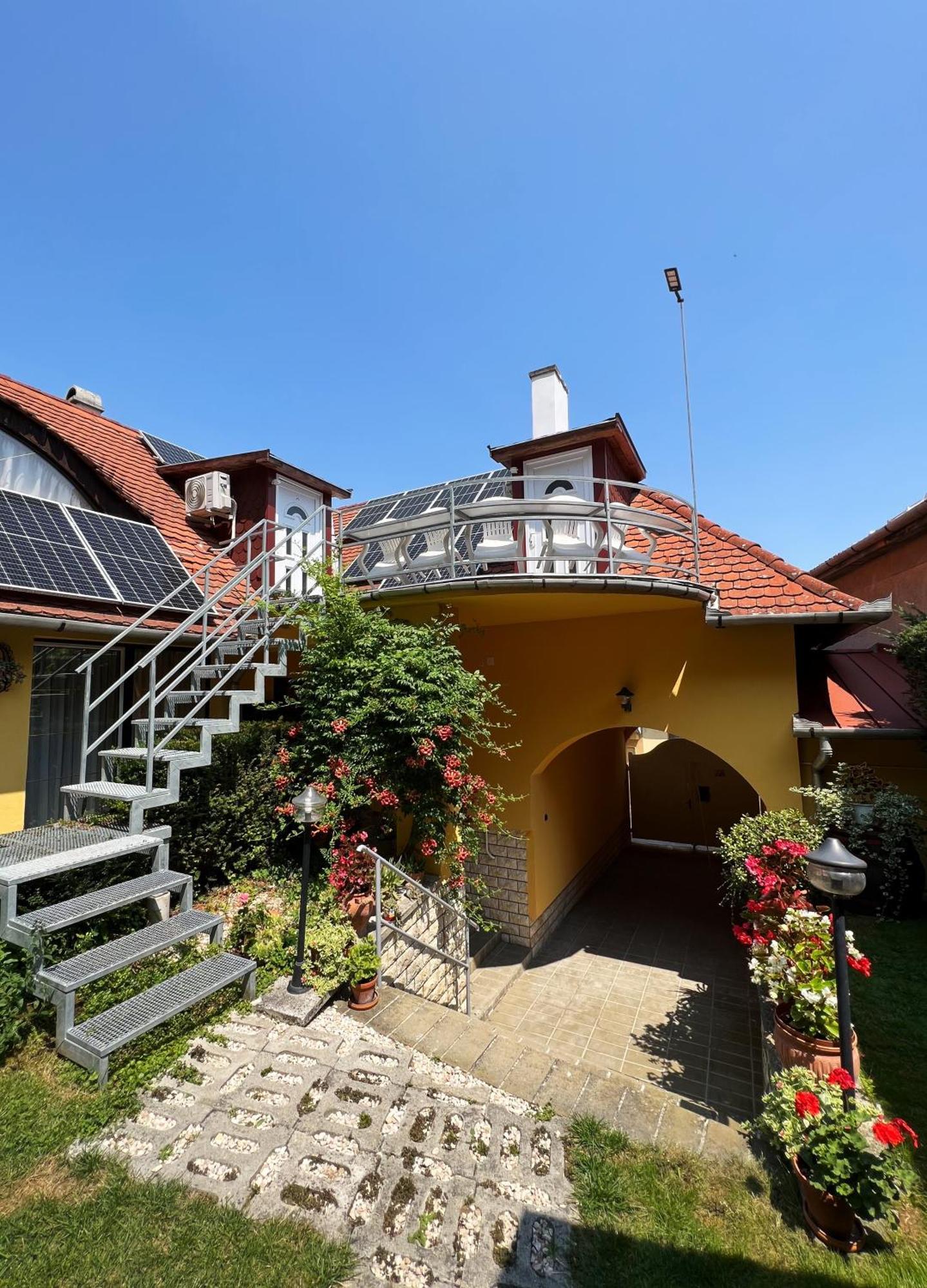 Óvár 12 Vendégház Tokaj Extérieur photo