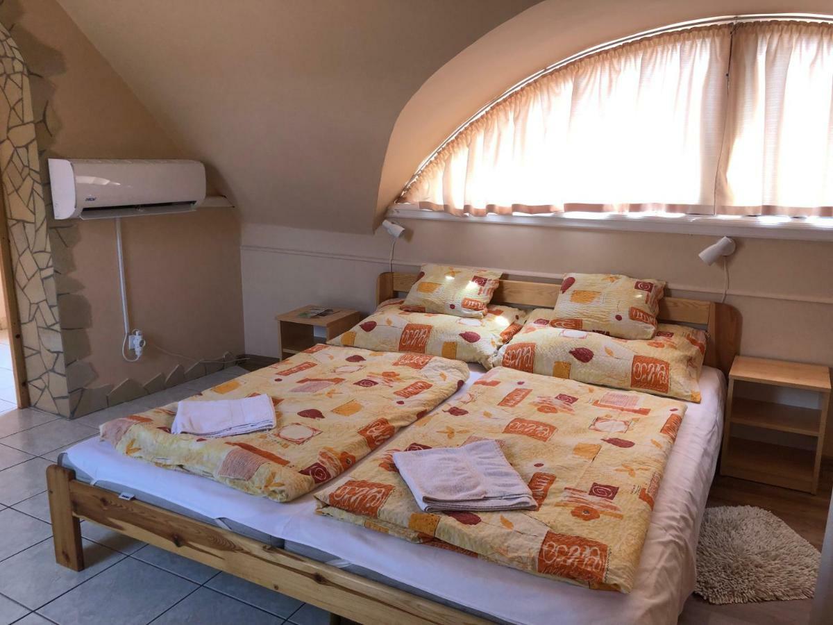 Óvár 12 Vendégház Tokaj Extérieur photo